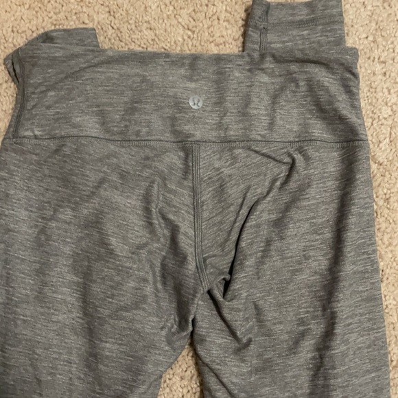 Lululemon workout leggings size 4 grey. - Picture 3 of 4